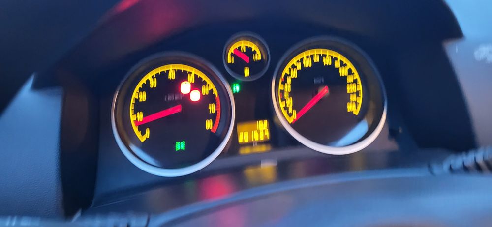 Свіжа Opel astra 1.4 90ps 2005 хетчбек