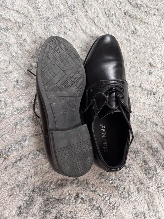 buty lakierki