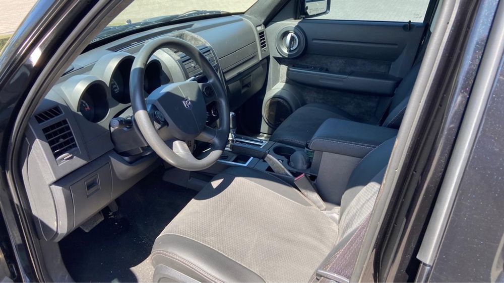 Продам Dodge Nitro