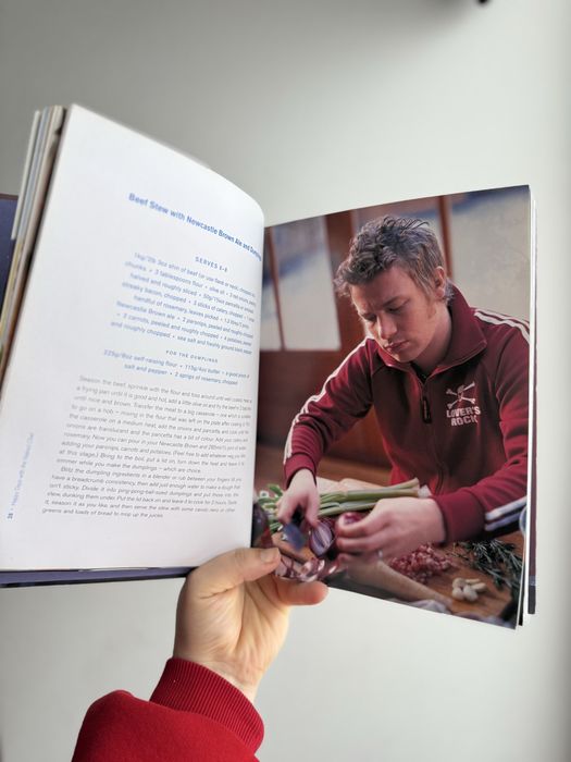 Jamie Oliver «Happy Days with the Naked Chef» / Джейми Оливер