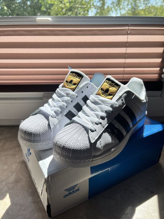 Adidas Superstar