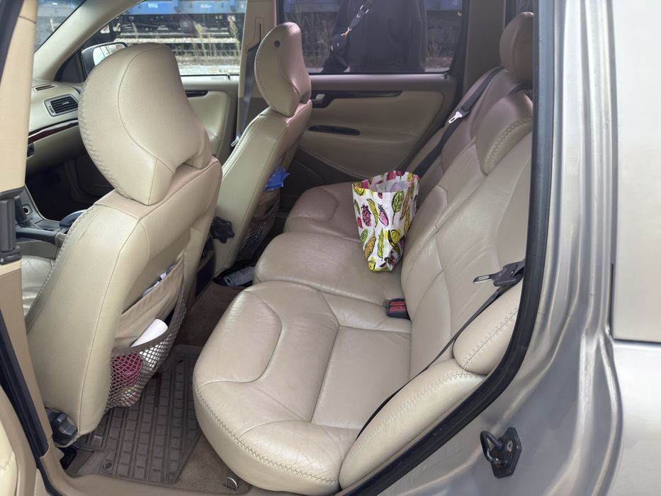 Volvo xc70 2.4t b/g