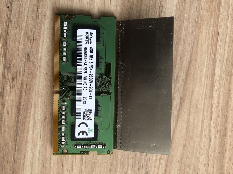 Оперативна пам'ять Hynix SO-DIMM DDR4 4ГБ
