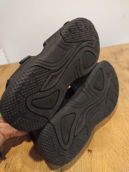 Sandały chłopięce r 35 wkładka 22,5 cm