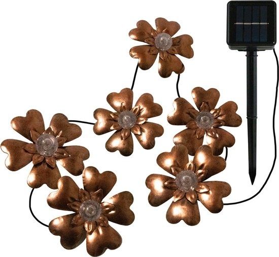 На сонячних панелях освітлення