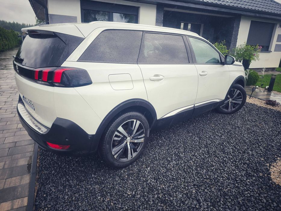 Peugeot 5008 2017 rok