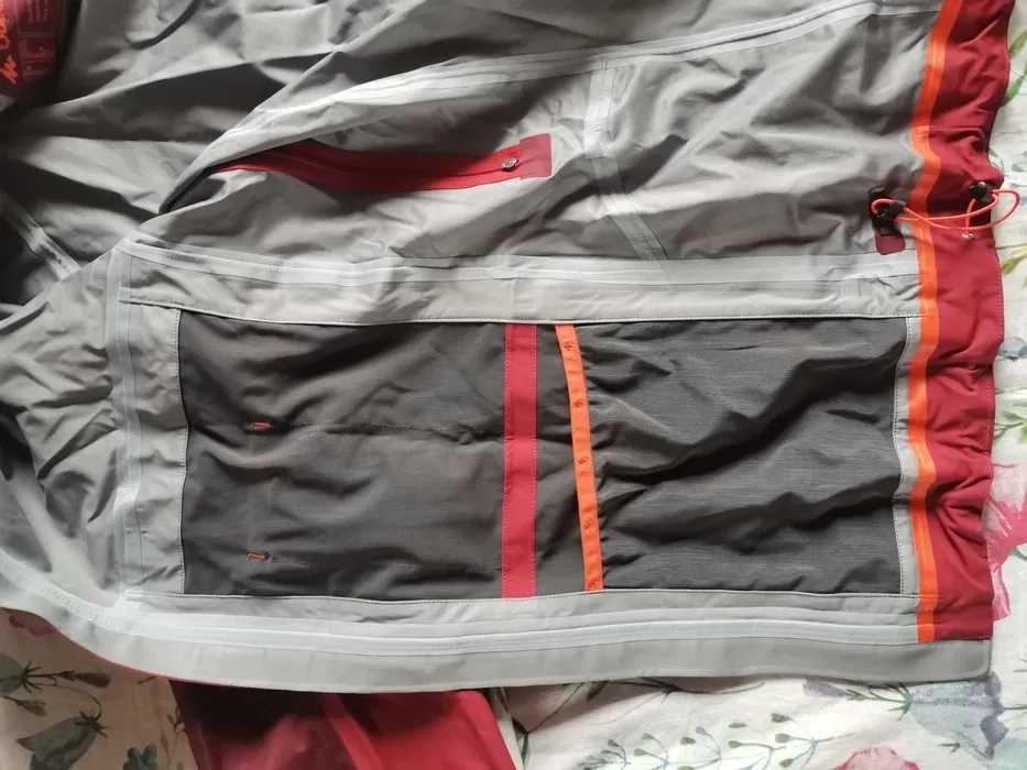 Kurtka przeciwdeszczowa Quechua MH 900