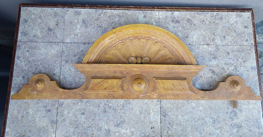 nr20 Górka stara korona zwieńczenie szafki lustra łóżka itp 72,5x23cm muszla