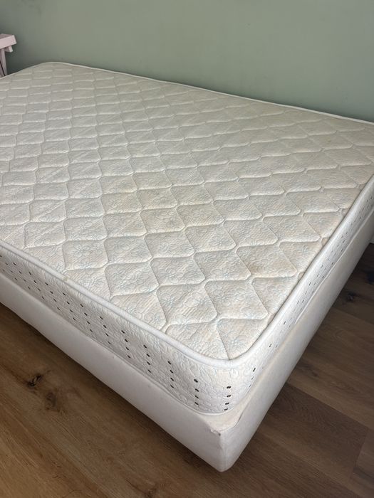 Cama sommier e colchão corpo e meio 110x195cm