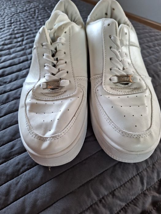 Sprzedam buty sportowe