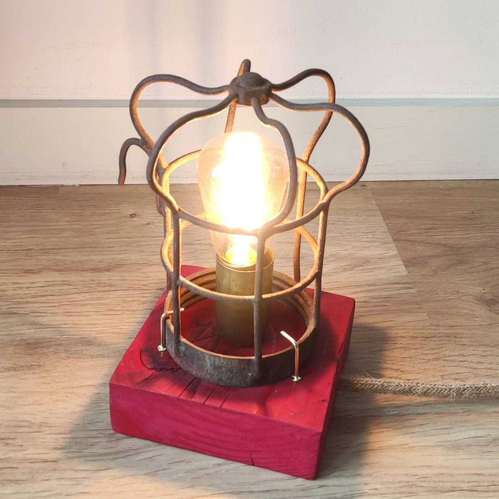 Candeeiro de pousar transformado64284083941891121