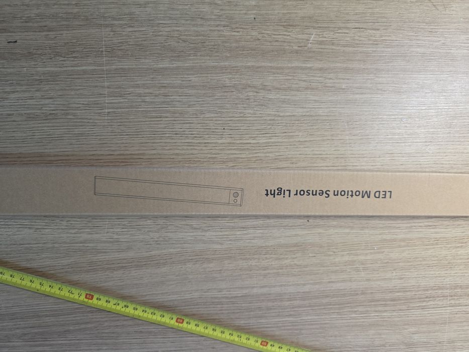 bezprzewodowa listwa oświetleniowa LED 80 cm