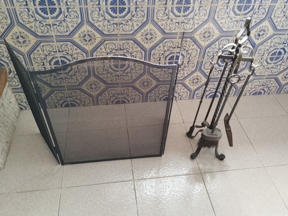 Conjunto proteção e utensílios de lareira