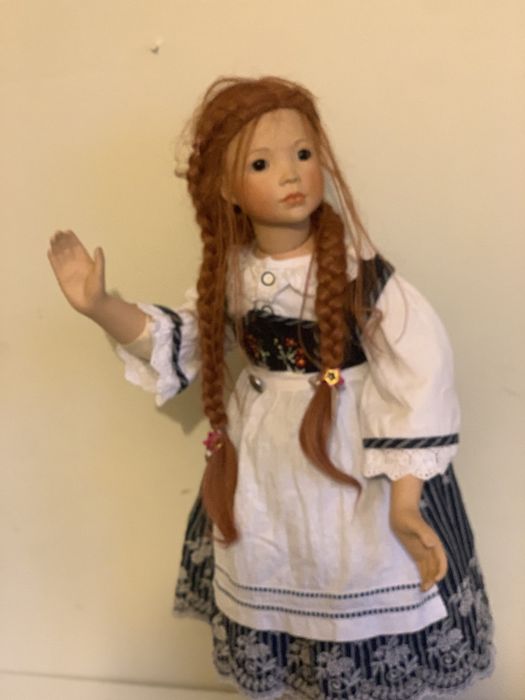 Lalka porcelanowa Alexa Linda Mason 78