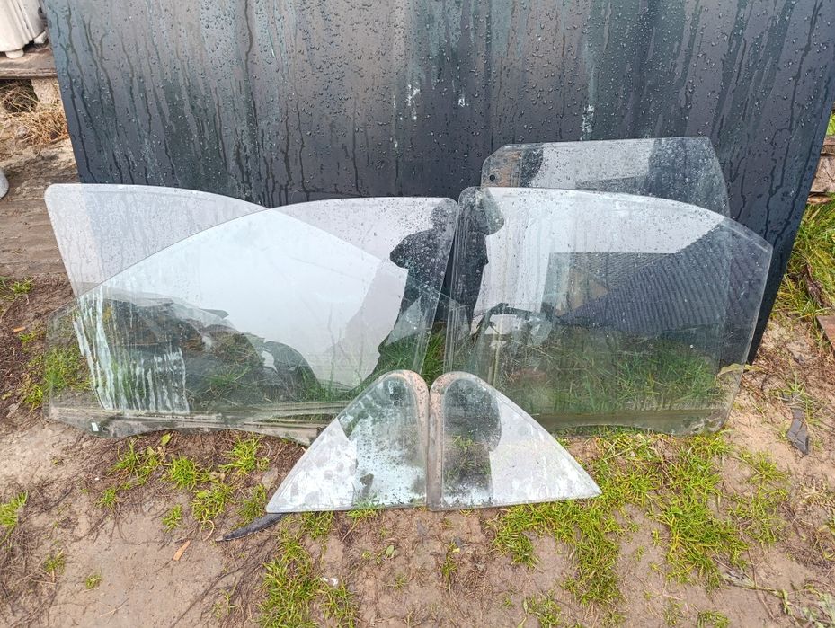 Скло стекло дверей Kia Sorento 1 Соренто 1