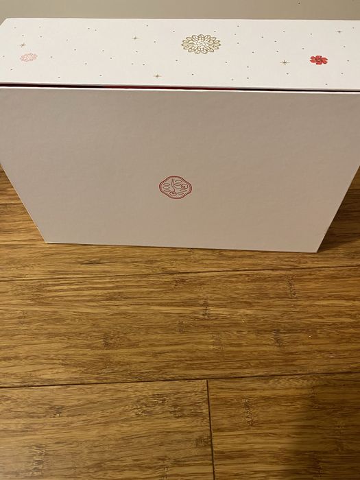 Shiseido pudełko na kosmetyki na prezent