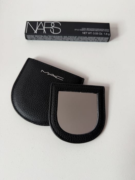 cień do powiek w sticku Nars Orgasm Nowy Mac lusterko