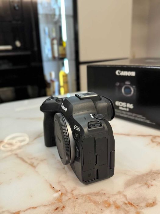 Canon EOS R6 Mark II У наявності