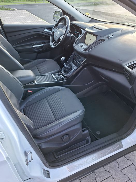 Sprzedam ford kuga na gwarancji