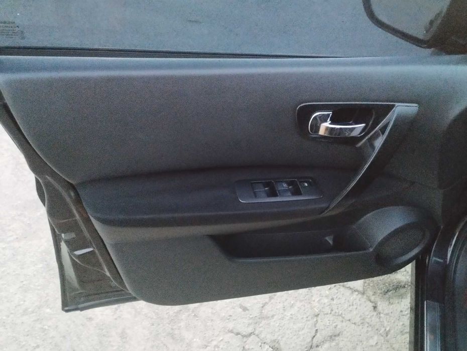 Nissan Qashgai  2011 року випуску 1,6 газ-бензин