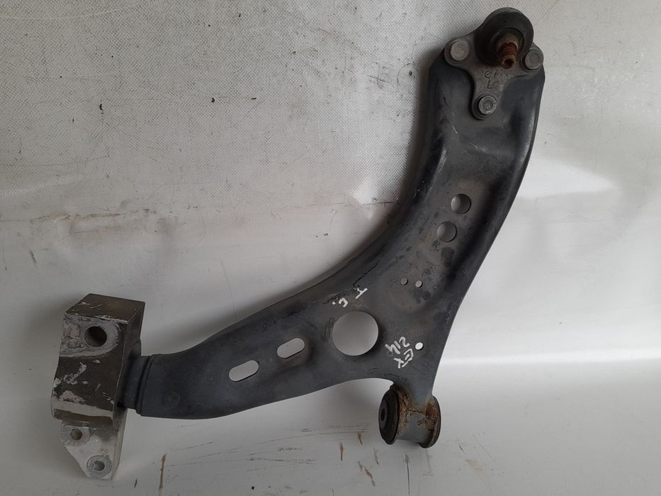 Braço de suspensão frente esquerdo VOLKSWAGEN Golf VI (5K1)