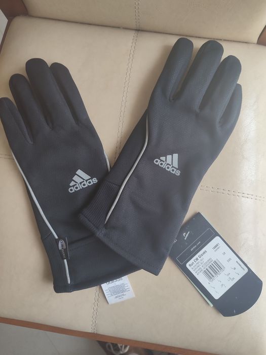 Luvas desporto Adidas NOVAS
Ainda com etiqueta
Tamanho L