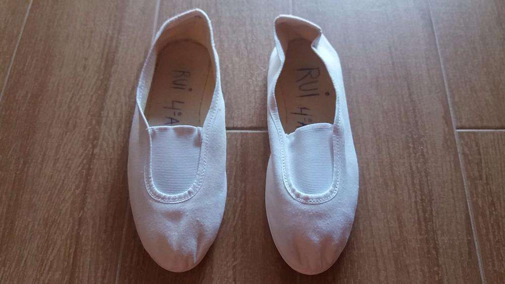 Sapatilhas Ginástica (1€ par)