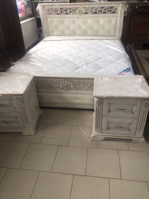 Дерев´яне ліжко масив