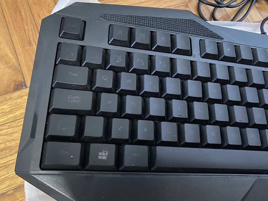 Teclado gamer com RGB426430415955578881