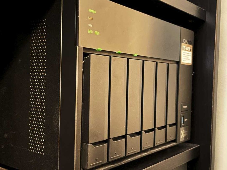 Qnap TS-673 (NAS)