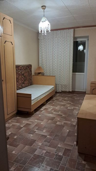 Продам велику чотирьохкімнатну квартиру в Теплодарі.