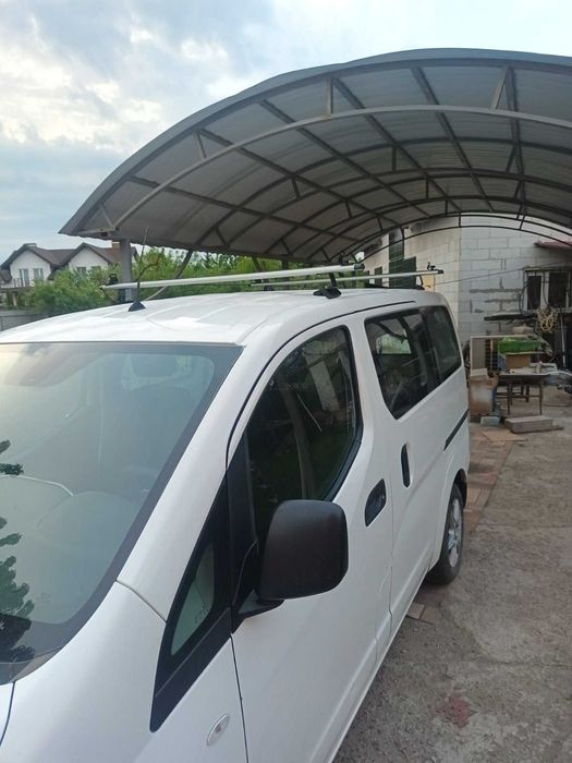 Аэро Поперечины  - LC5 Nissan nv200 в штатное место