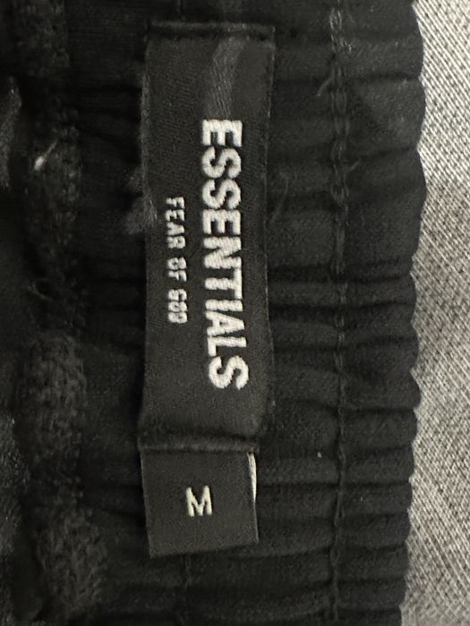 Spodenki essentials
