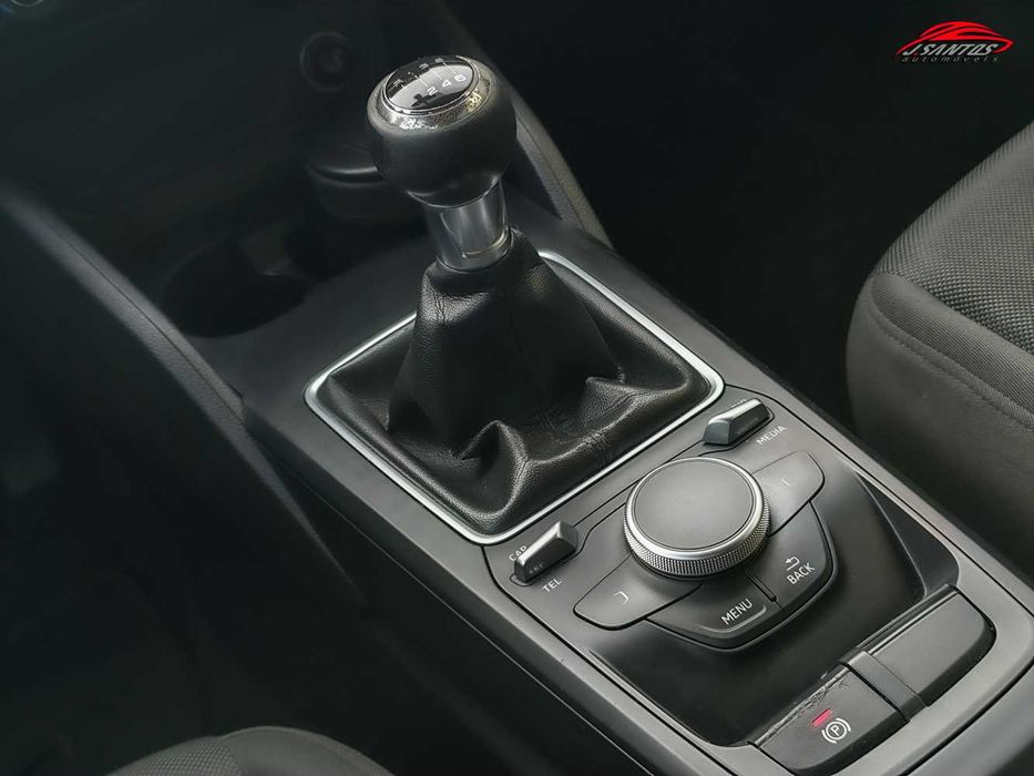 Audi Q2 1.6 TDI *Nacional* *Faróis Led* 116cv