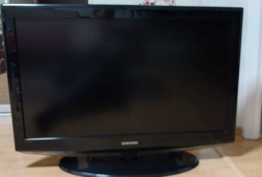 подам телевизор Samsung