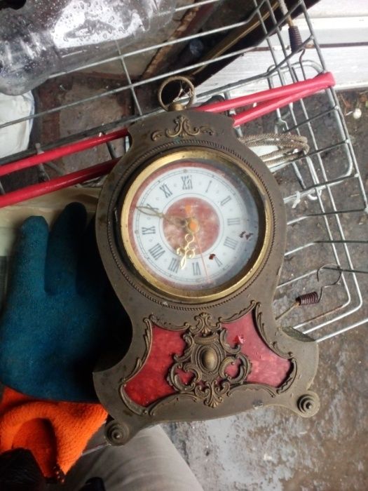Часы настенные старые