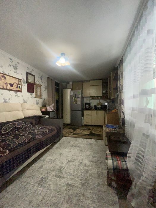 Кімната в гуртожитку не подалік макдоналдс