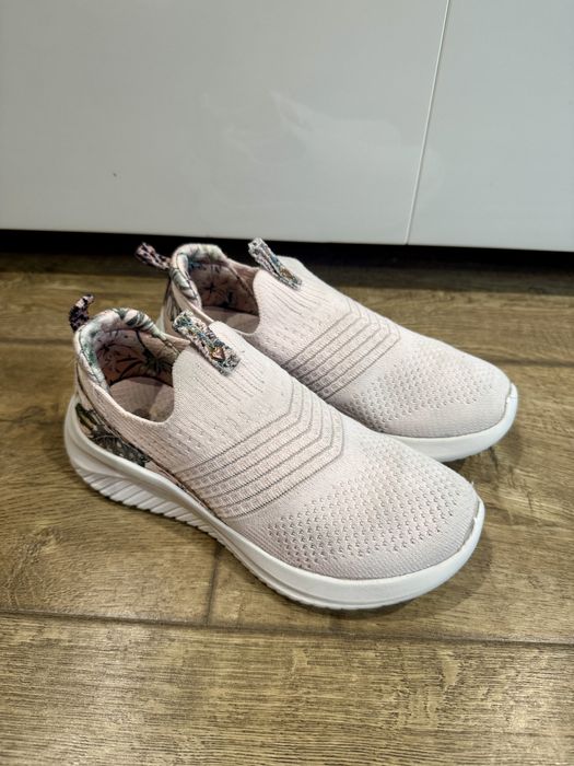 Buty skechers wsuwane