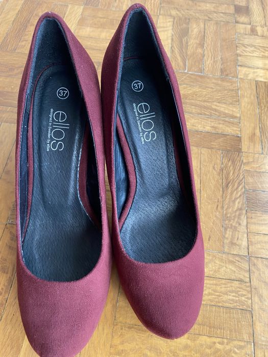 Sapatos bordeaux