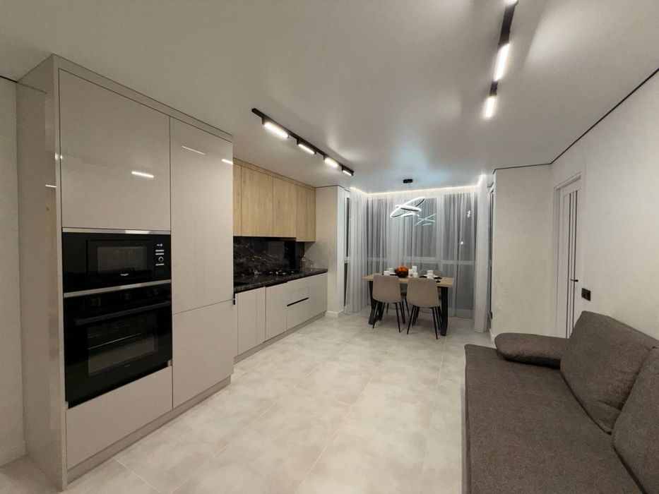 Продаж центр вул Білогірська єр іо меблі та техніка