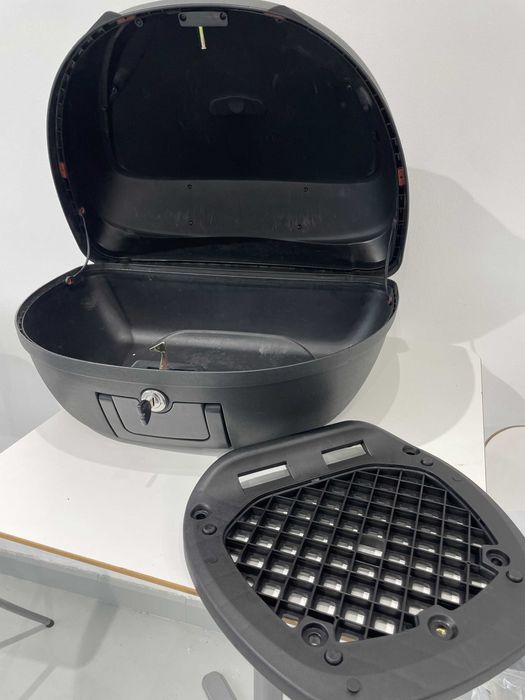 mala top case 2 capacetes