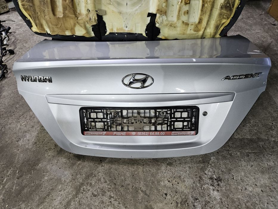 Кришка багажника багажнік HYUNDAI accent