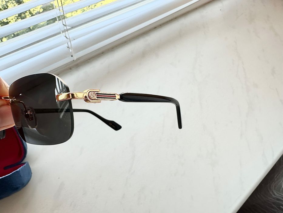 Оригинальные солнцезащитные очки
GUCCI, модель GG1221S-001 56