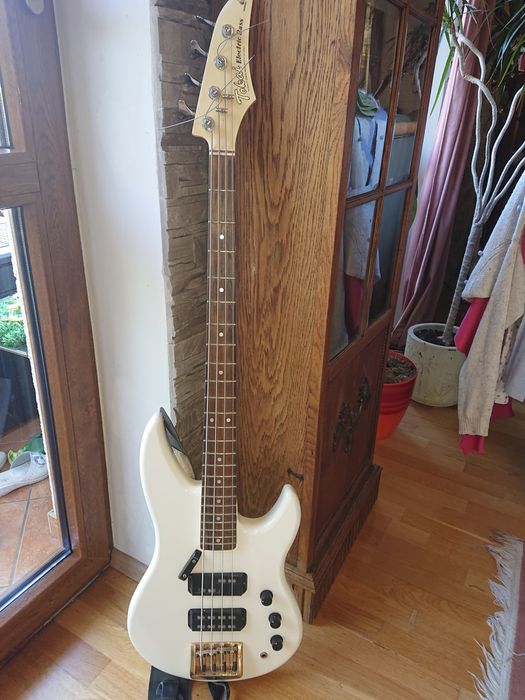 Gitara basowa Tokai made in Japan 1983