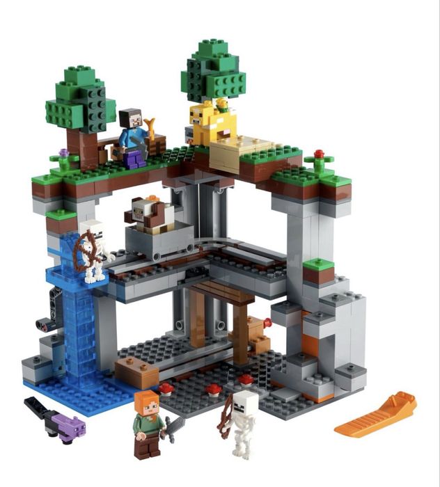 Конструктор Lego Minecraft Перша пригода 21169