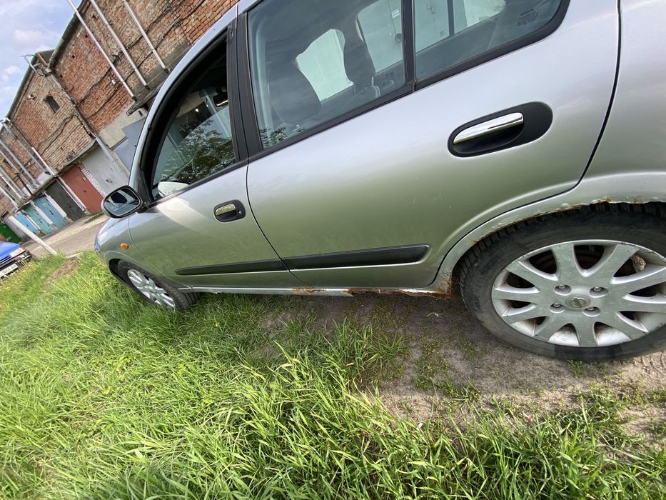 Продаж Nissan Almera 2003