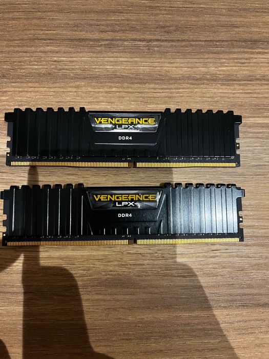 Pamięć DDR4 Corsair Vengeance LPX  2x8GB