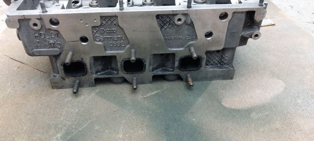 Гбц 2шт  audi a4 b6 bau,ake 2.5tdi есть мотор