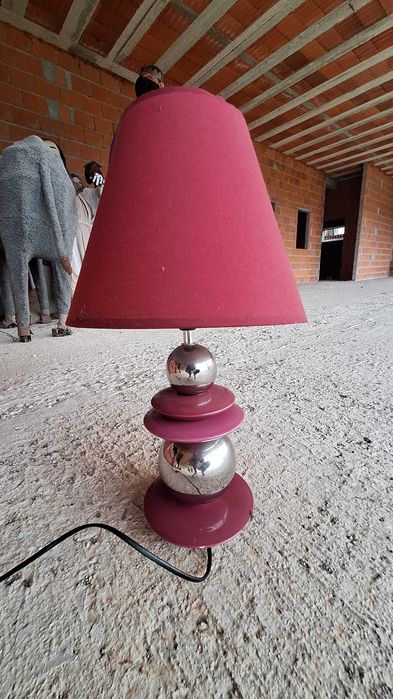 Candeeiro Usado cor de vinho