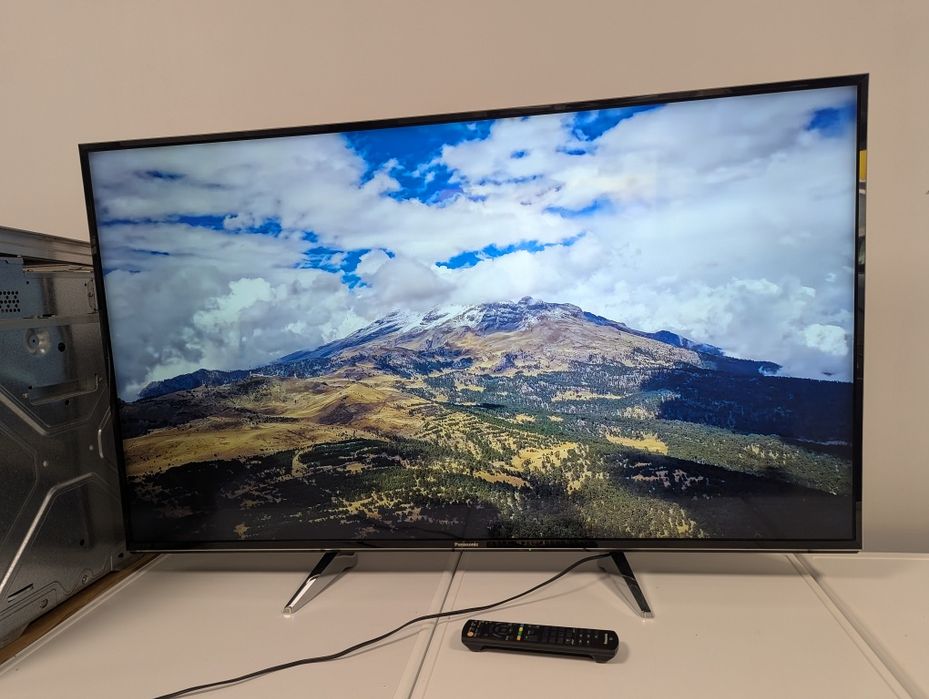 Телевізор Panasonic TX-55EXW604  55-дюймів 4K Ultra HD Smart TV 4К Wi Fi Б/В